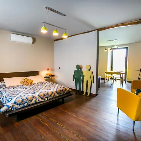 Piazzaga565 * 托尔诺